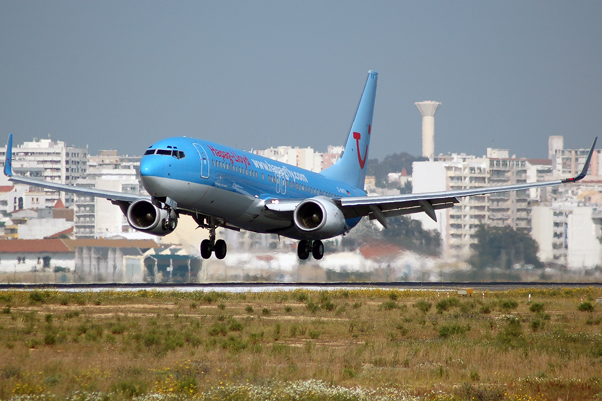 D-AHFX · Boeing 737-8K5 · (FAO / LPFR)