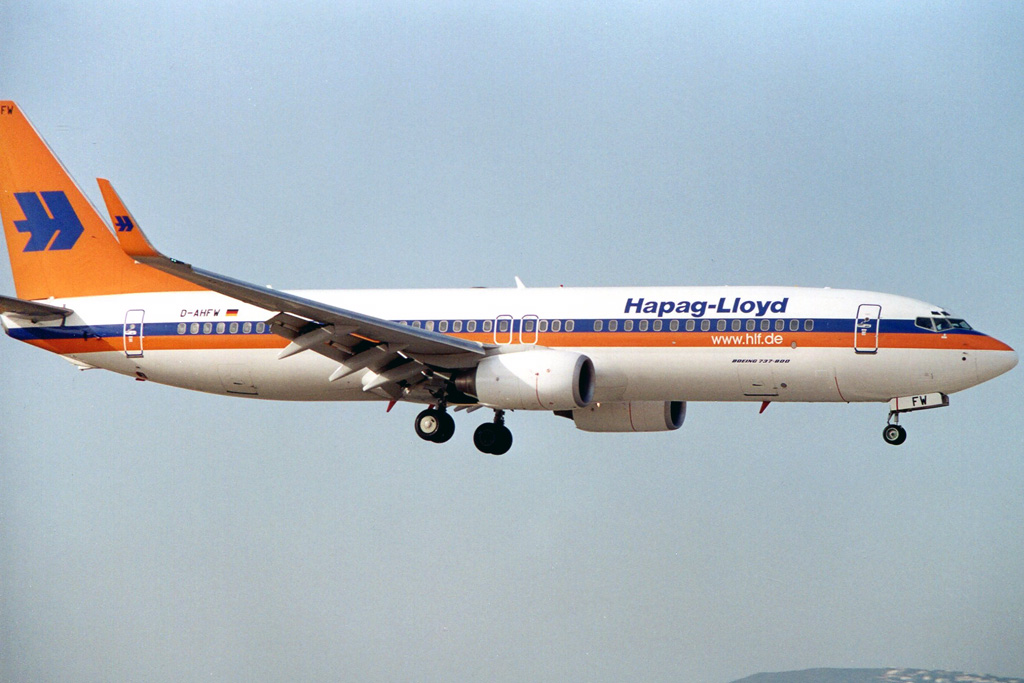 D-AHFW (30882) 2001 Boeing 737-8K5(WL)
