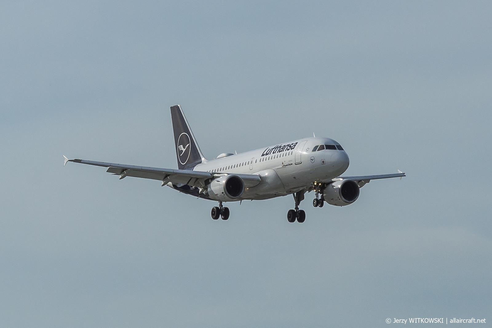 D-AILW (853) 1998 Airbus A319-114