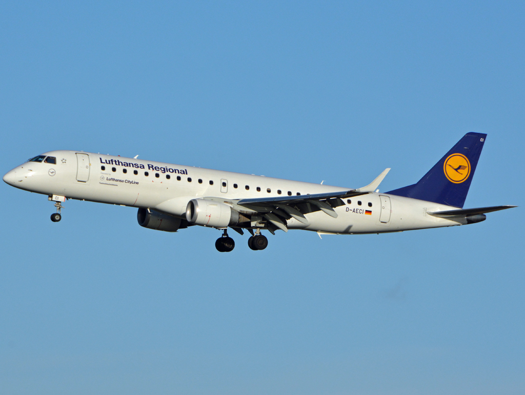 D-AECI · Embraer 190-100LR · (CPH / EKCH)