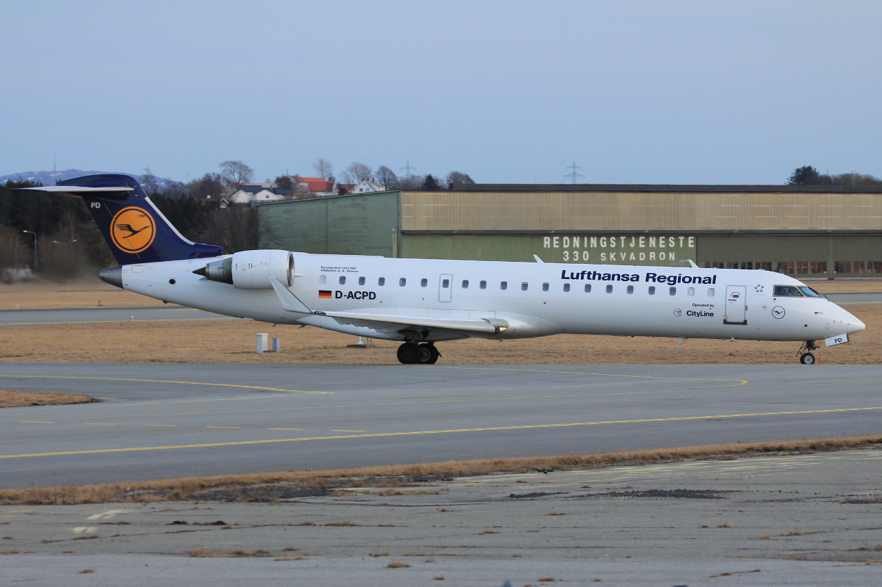 D-ACPD · Bombardier CRJ-701ER · (SVG / ENZV)