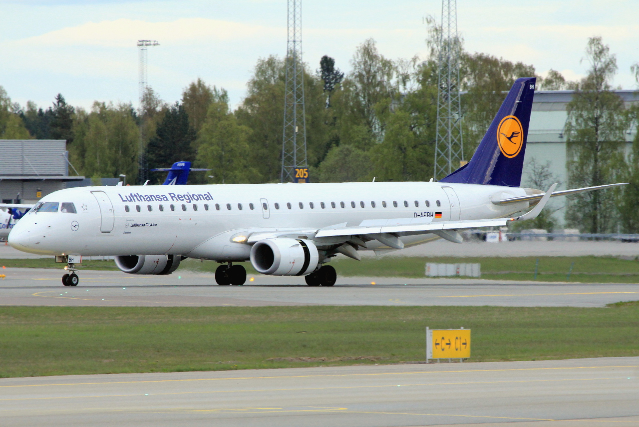 D-AEBH · Embraer 190-200LR · (OSL / ENGM)