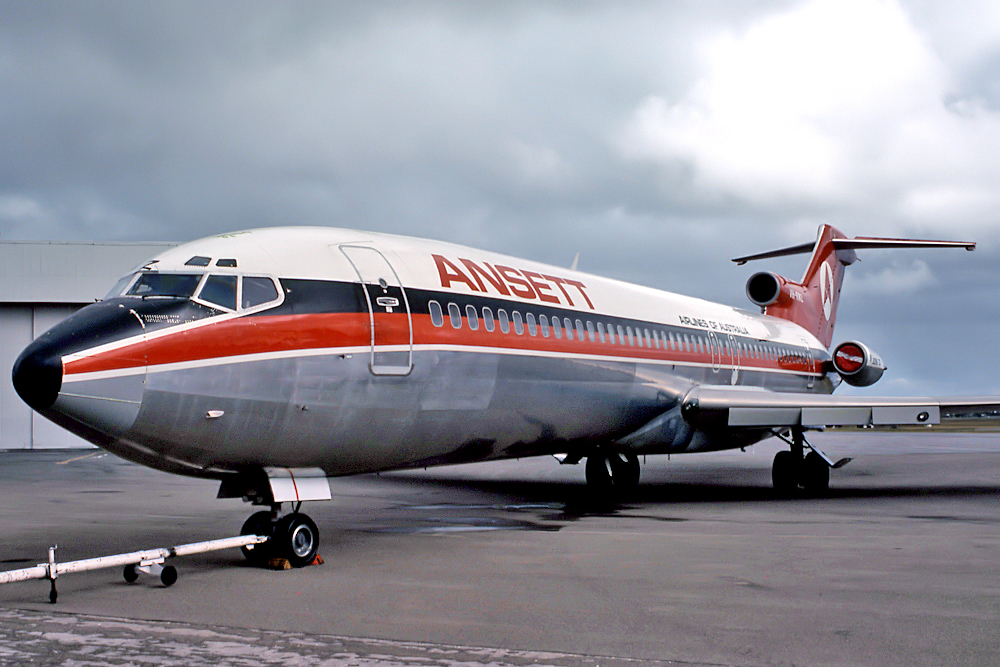 VH-RMZ (cn 20979) Boeing 727-277