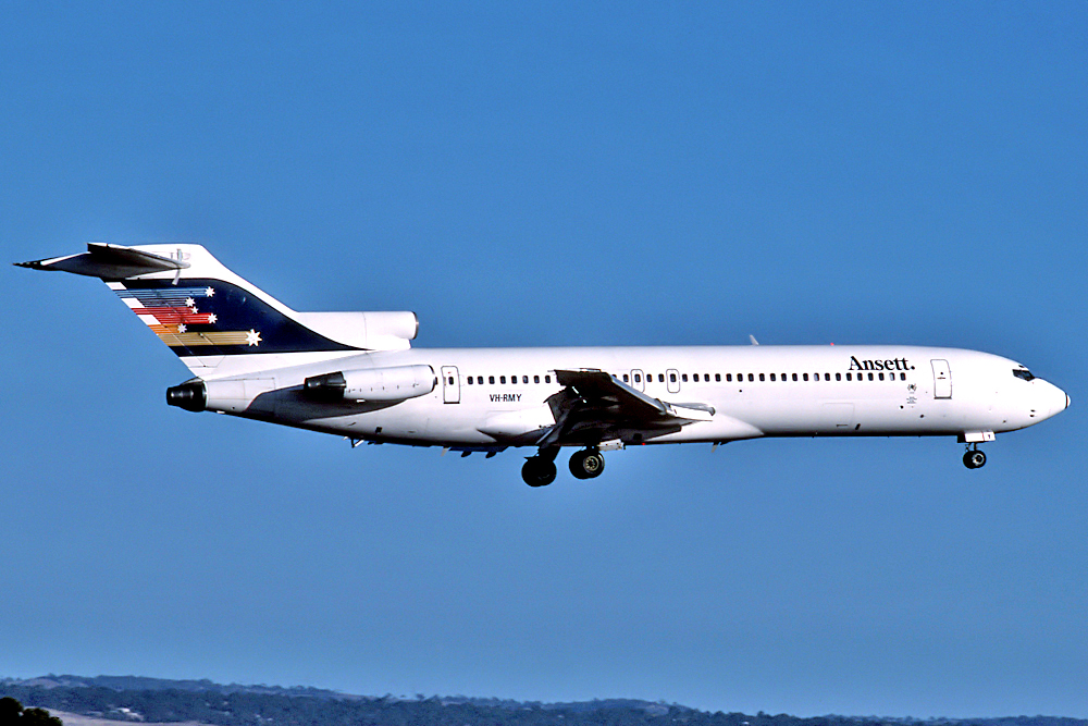 VH-RMY (cn 20978) Boeing 727-277