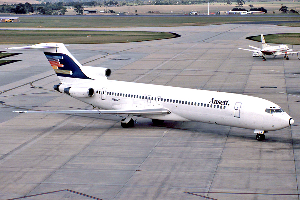 VH-RMY (cn 20978) Boeing 727-277