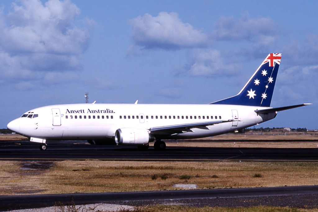 VH-CZI (cn 23661) Boeing 737-377