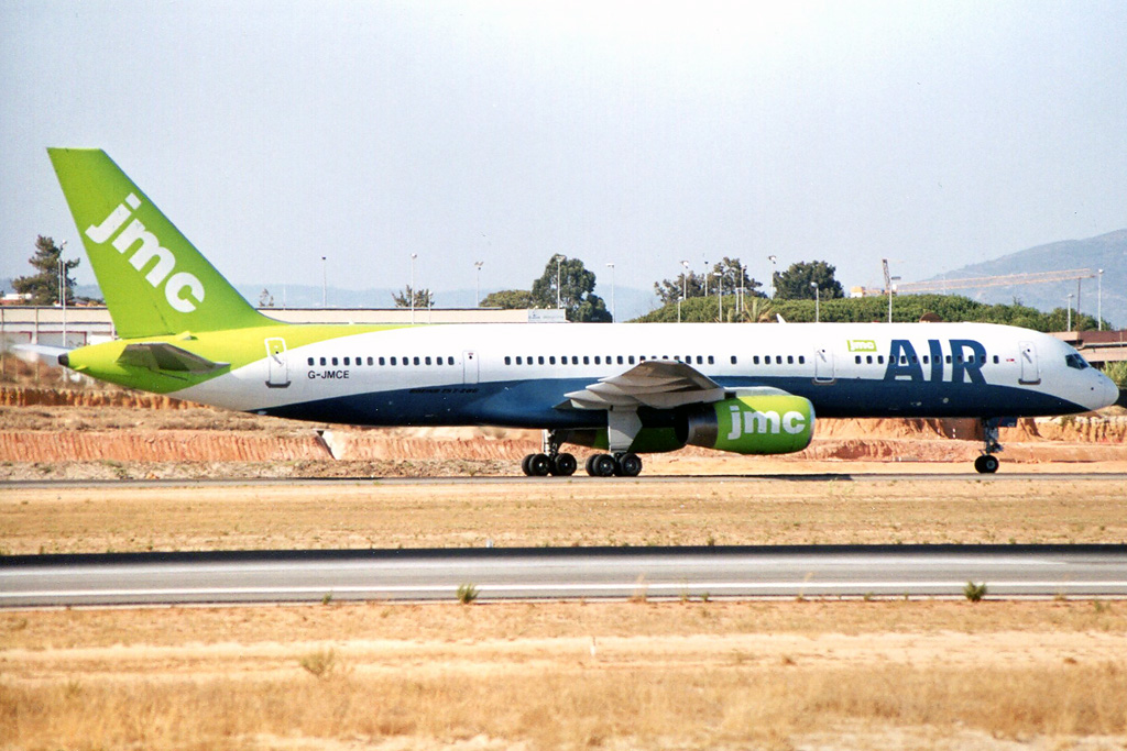G-JMCE · Boeing 757-25F · (FAO / LPFR)