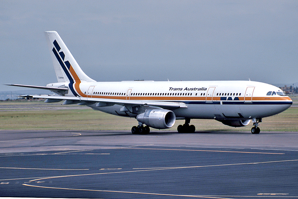VH-TAB (151) 1981 Airbus A300B4-203