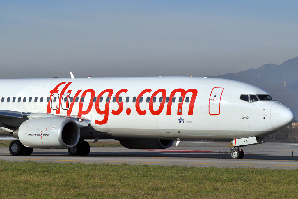 TC-AIP (40877) 2011 Boeing 737-82R WL