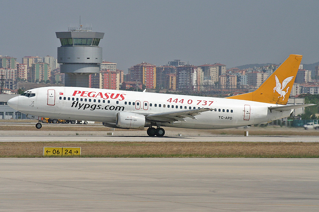 TC-APD (29107) 1998 Boeing 737-42R