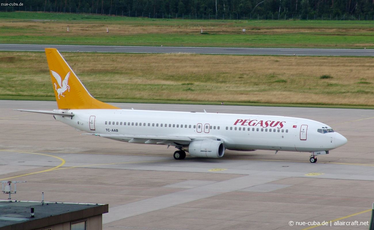 TC-AAB (28620) 2000 Boeing 737-86N