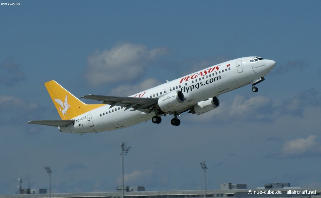 TC-SGE (25774) 1997 Boeing 737-48E