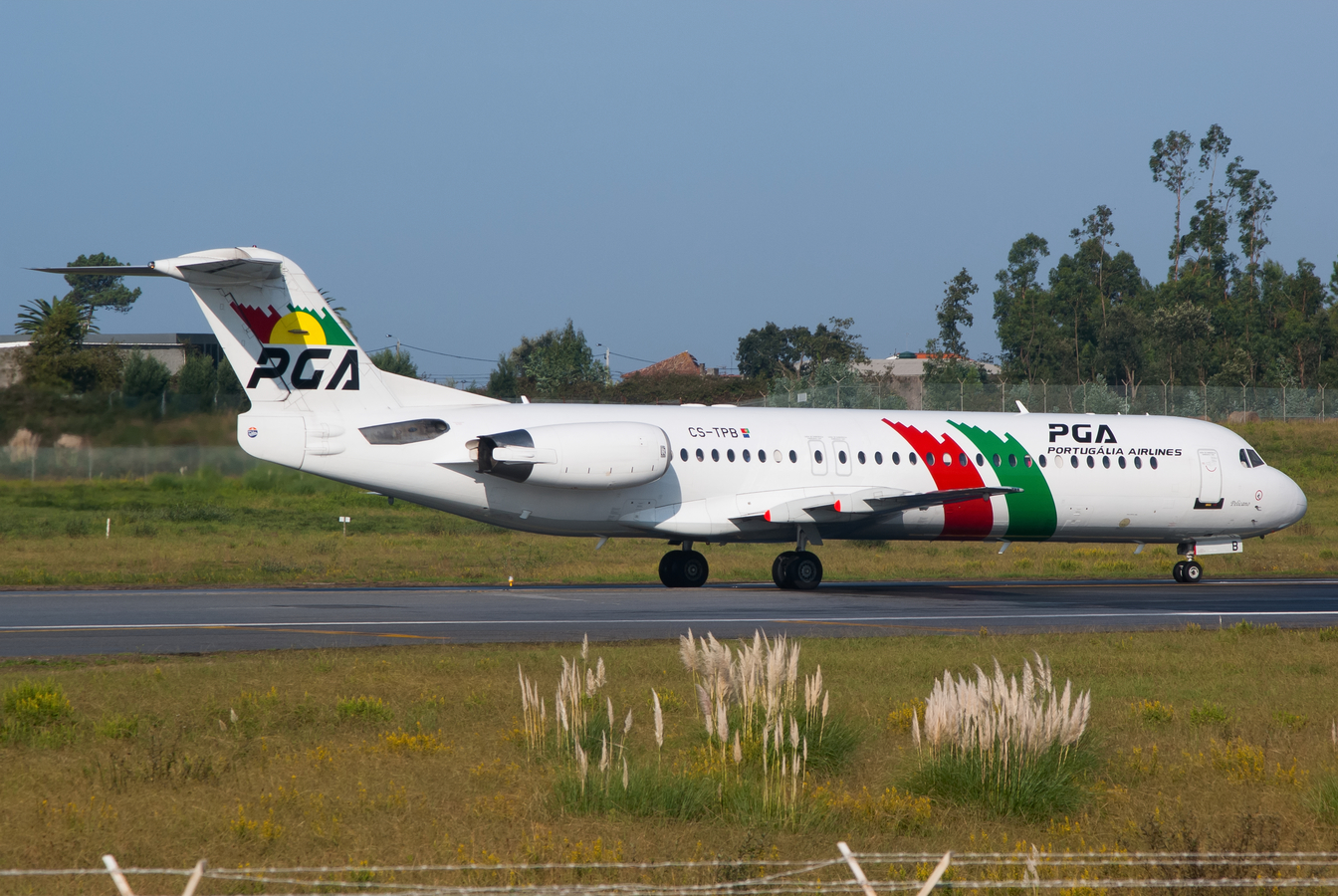 CS-TPB (11262) 1990 Fokker 100