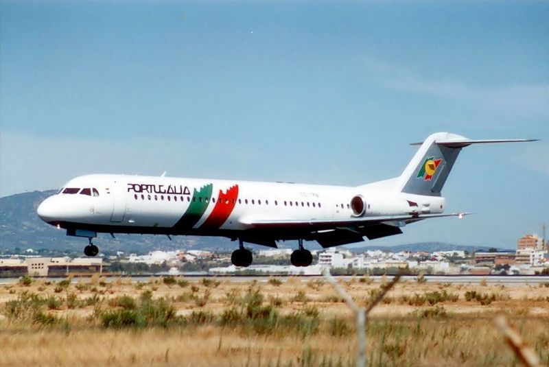 CS-TPB (11262) 1990 Fokker 100