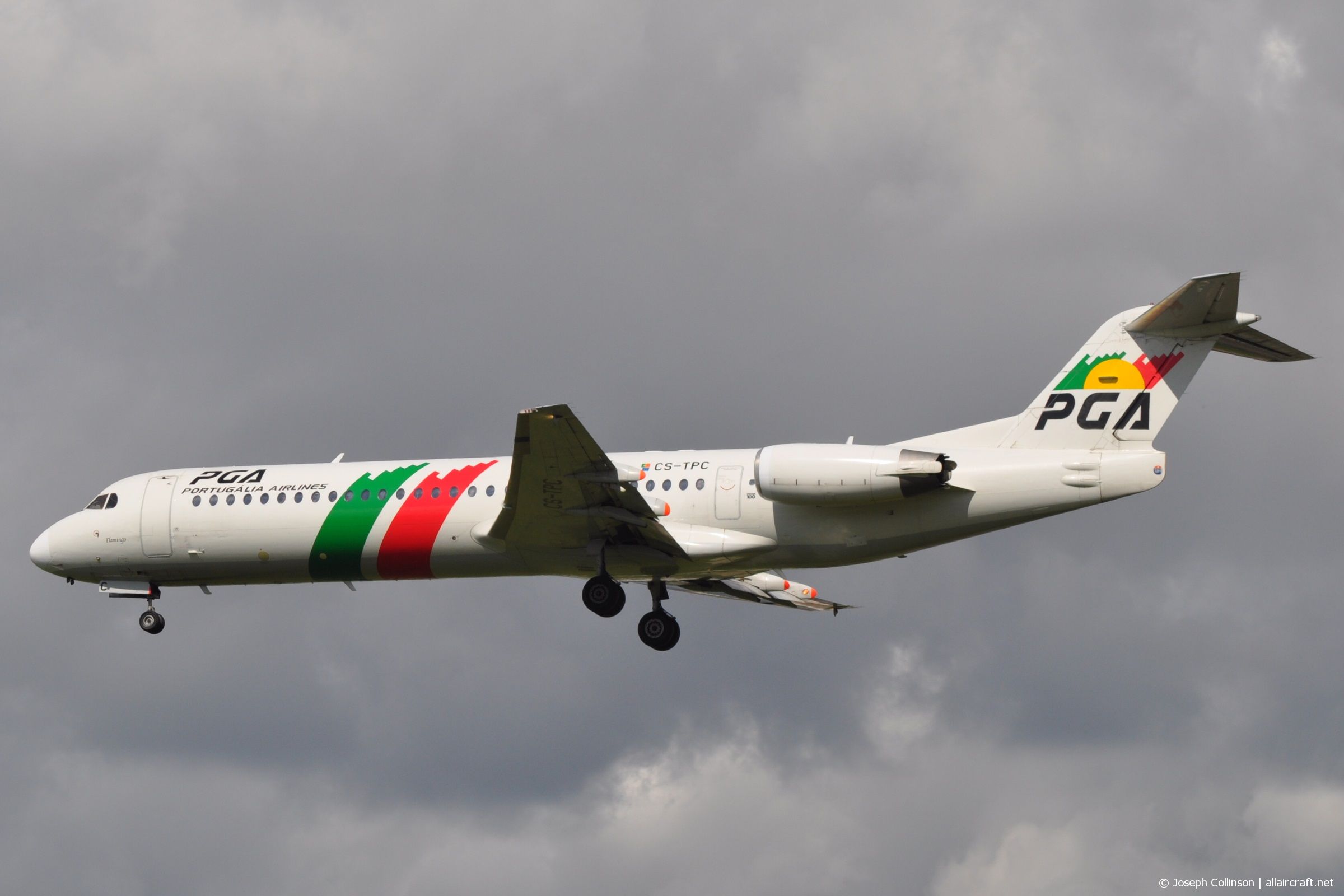 CS-TPC · Fokker 100 · (LHR / EGLL)