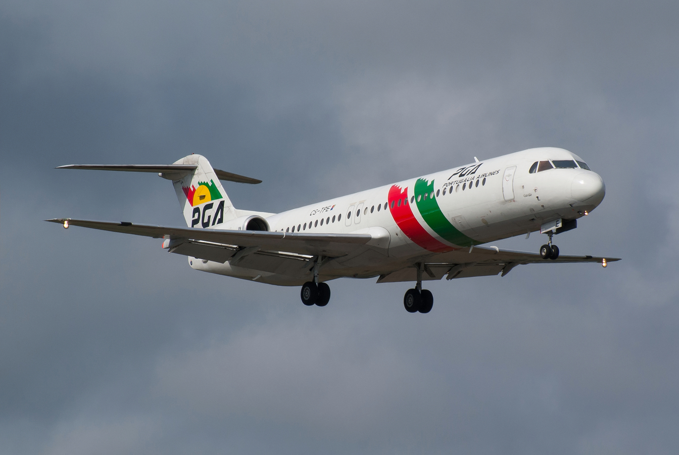 CS-TPE · Fokker 100 · (OPO / LPPR)