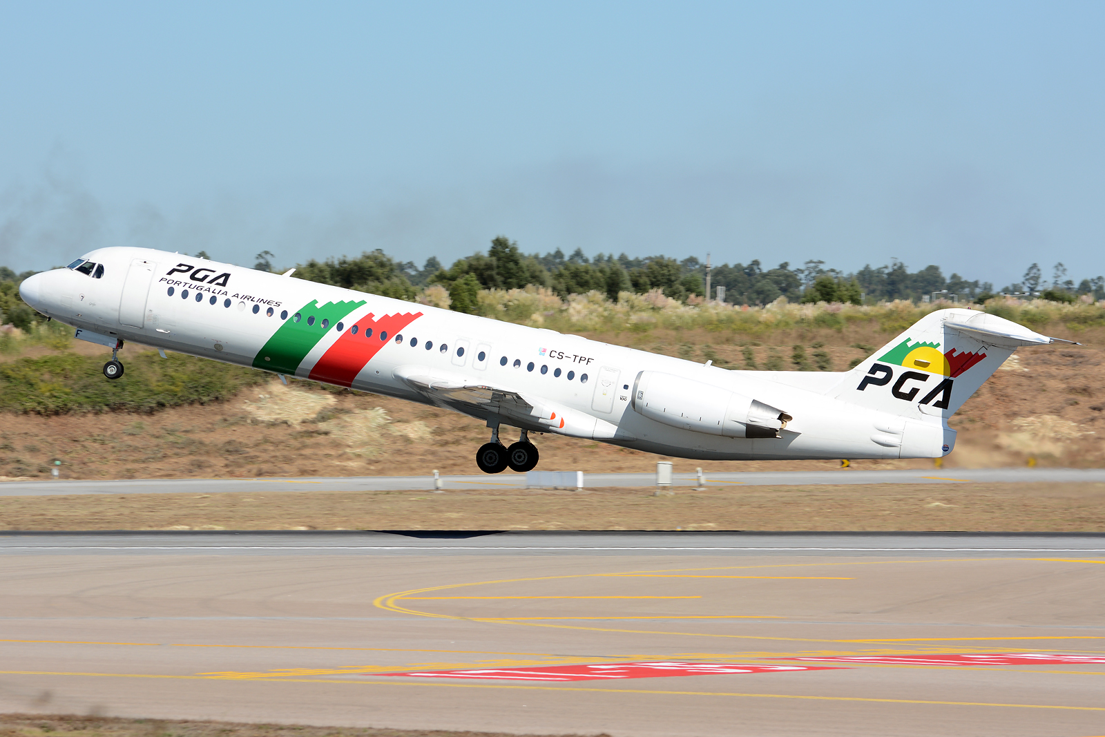 CS-TPF · Fokker 100 · (OPO / LPPR)
