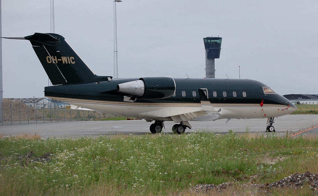 OH-WIC (5452) 2000 Bombardier Challenger 604