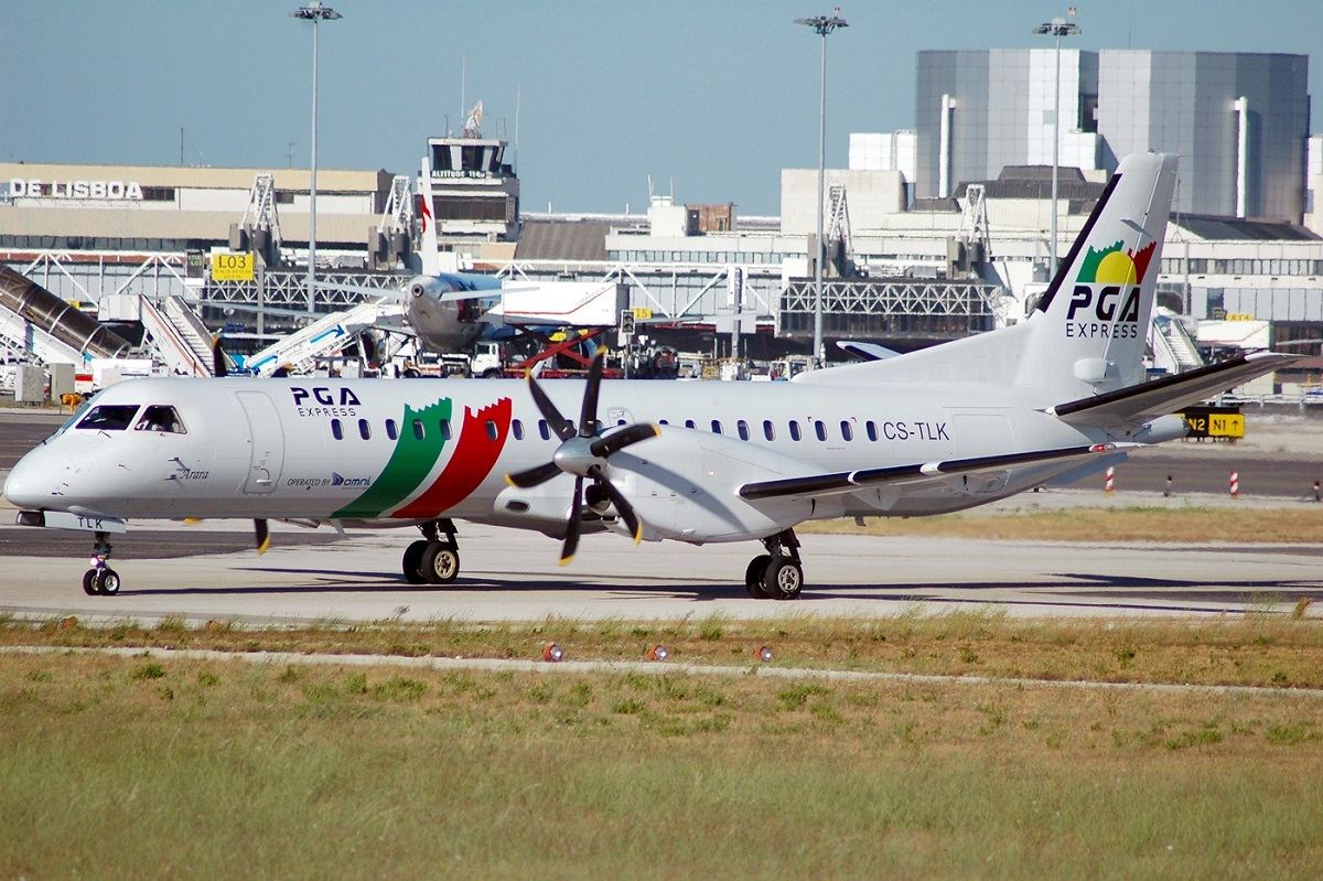 CS-TLK · Saab 2000 · (LIS / LPPT)