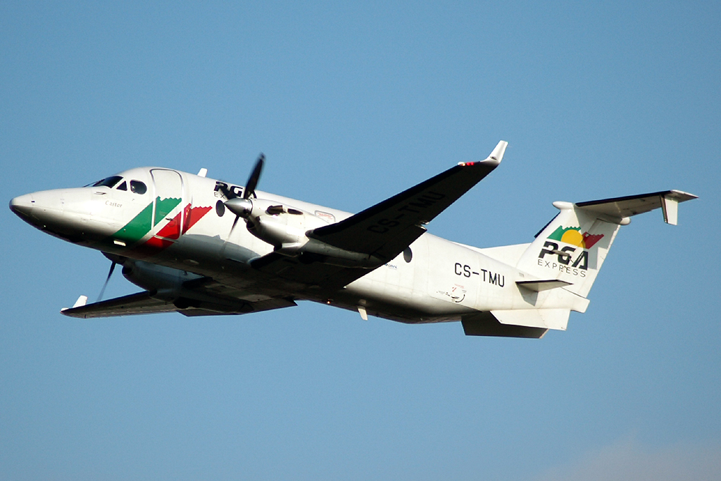 CS-TMU · Beechcraft 1900D · (LIS / LPPT)