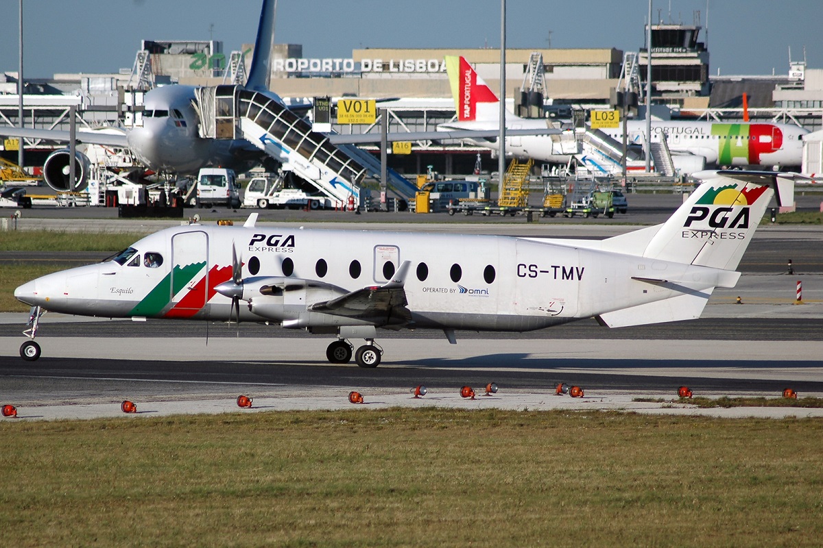 CS-TMV (UE-341) 1998 Beechcraft 1900D