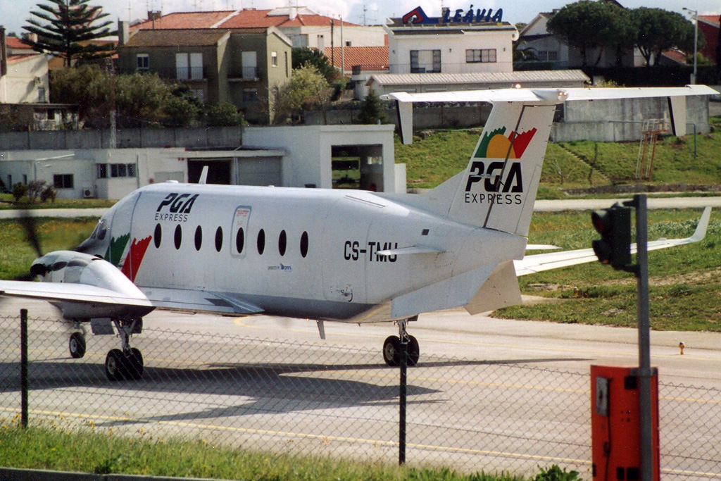 CS-TMU (UE-335) 1998 Beechcraft 1900D
