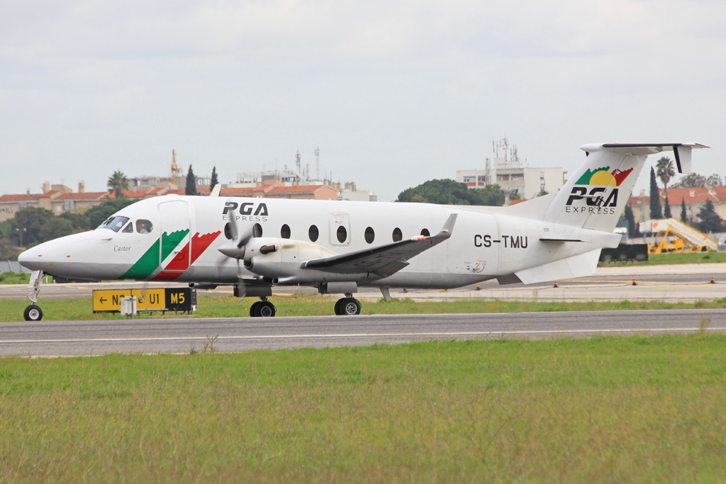 CS-TMU · Beechcraft 1900D · (LIS / LPPT)