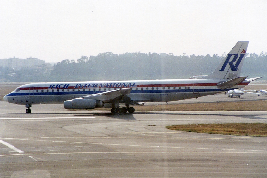 N8974U · Douglas DC-8-62H · (LIS / LPPT)