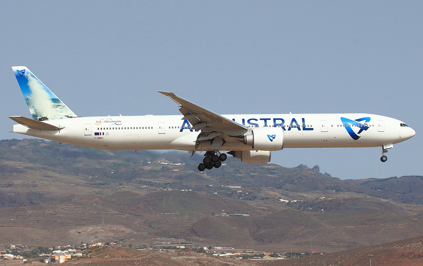 F-OREU (cn 912) Boeing 777-39MER