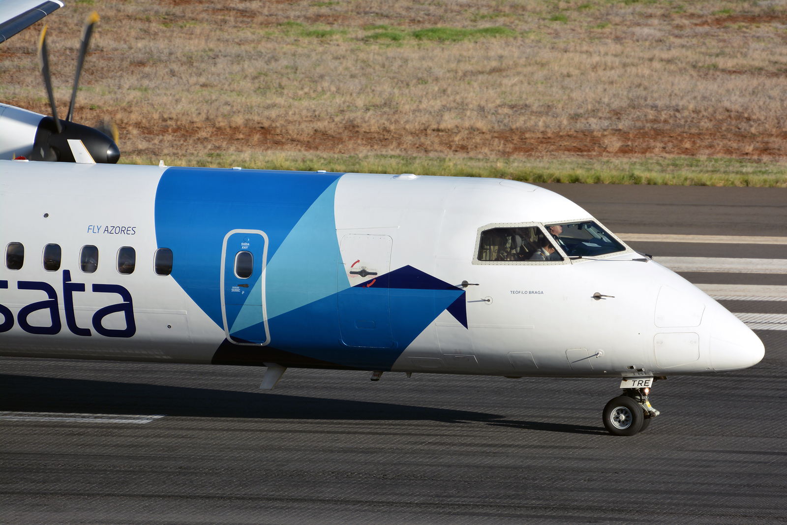 CS-TRE · Bombardier Dash 8-Q402 · (FNC / LPMA)
