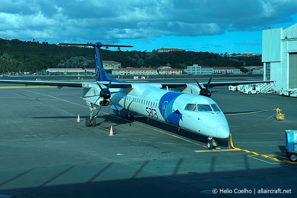 CS-TRE (4295) 2009 Bombardier Dash 8-Q402