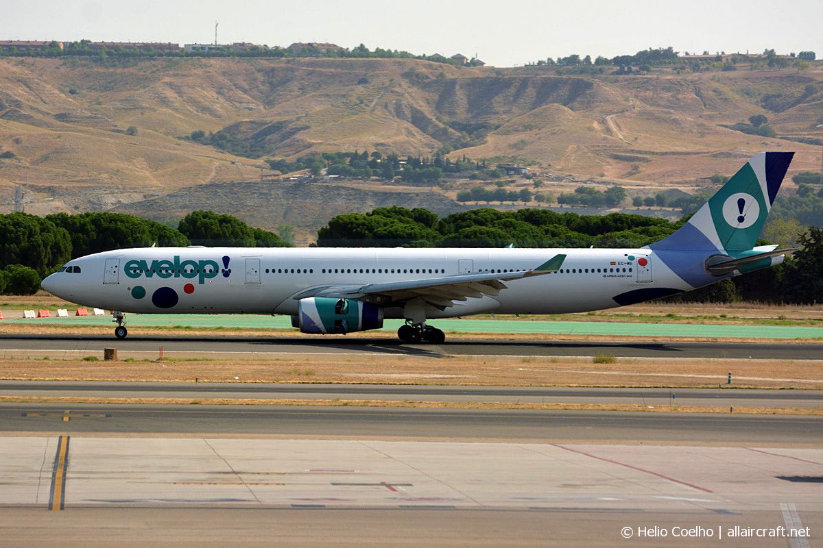 EC-MII (1691) 2015 Airbus A330-343