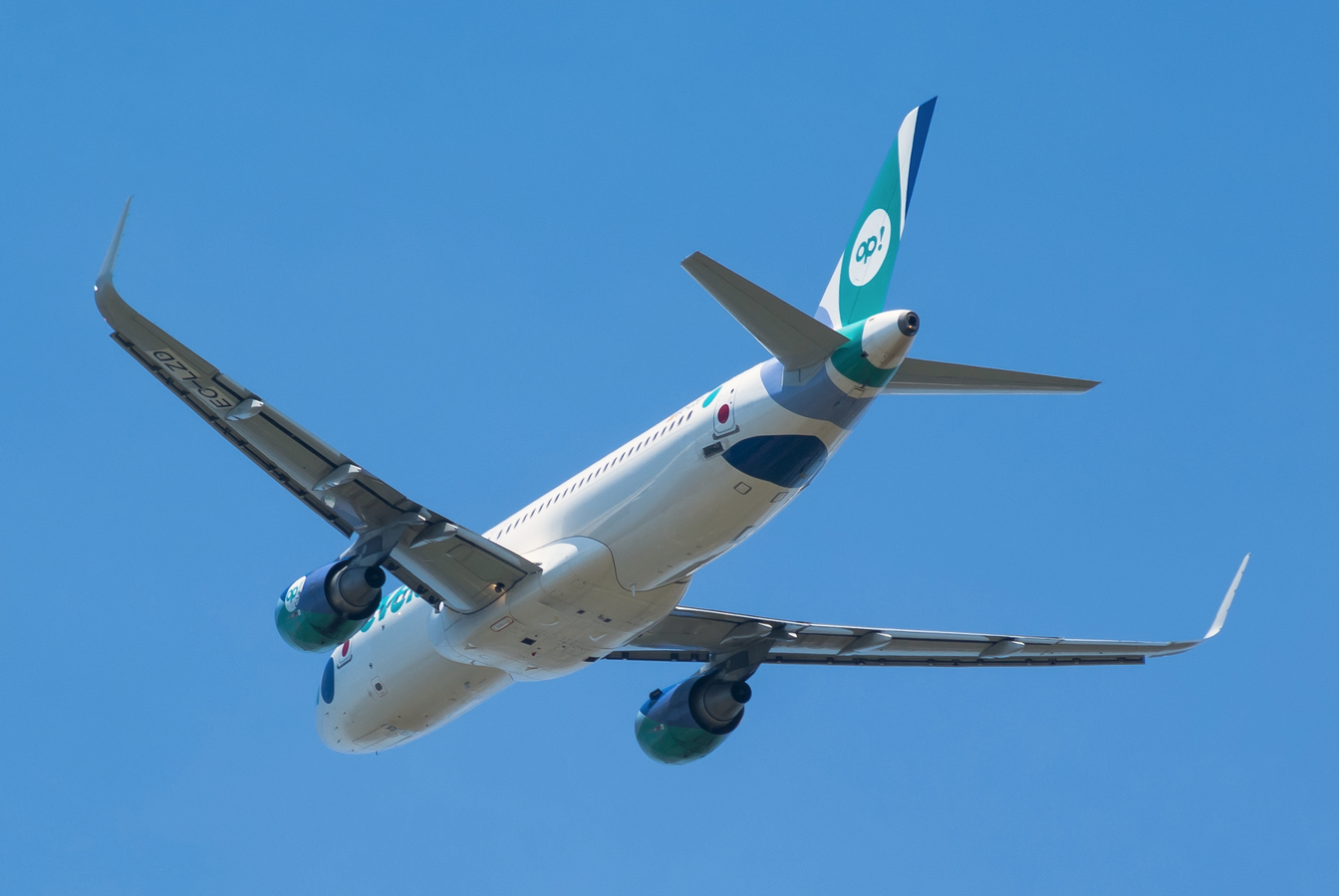 EC-LZD (5642) 2013 Airbus A320-214(WL)