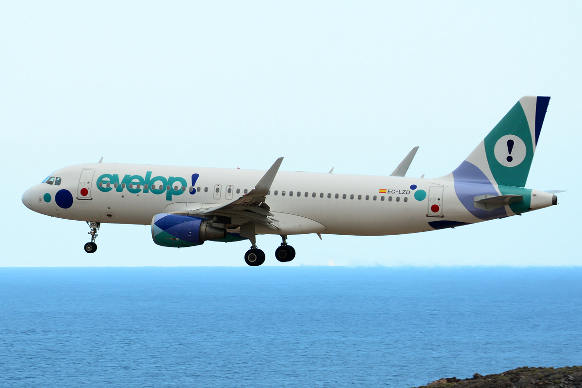 EC-LZD (5642) 2013 Airbus A320-214(WL)