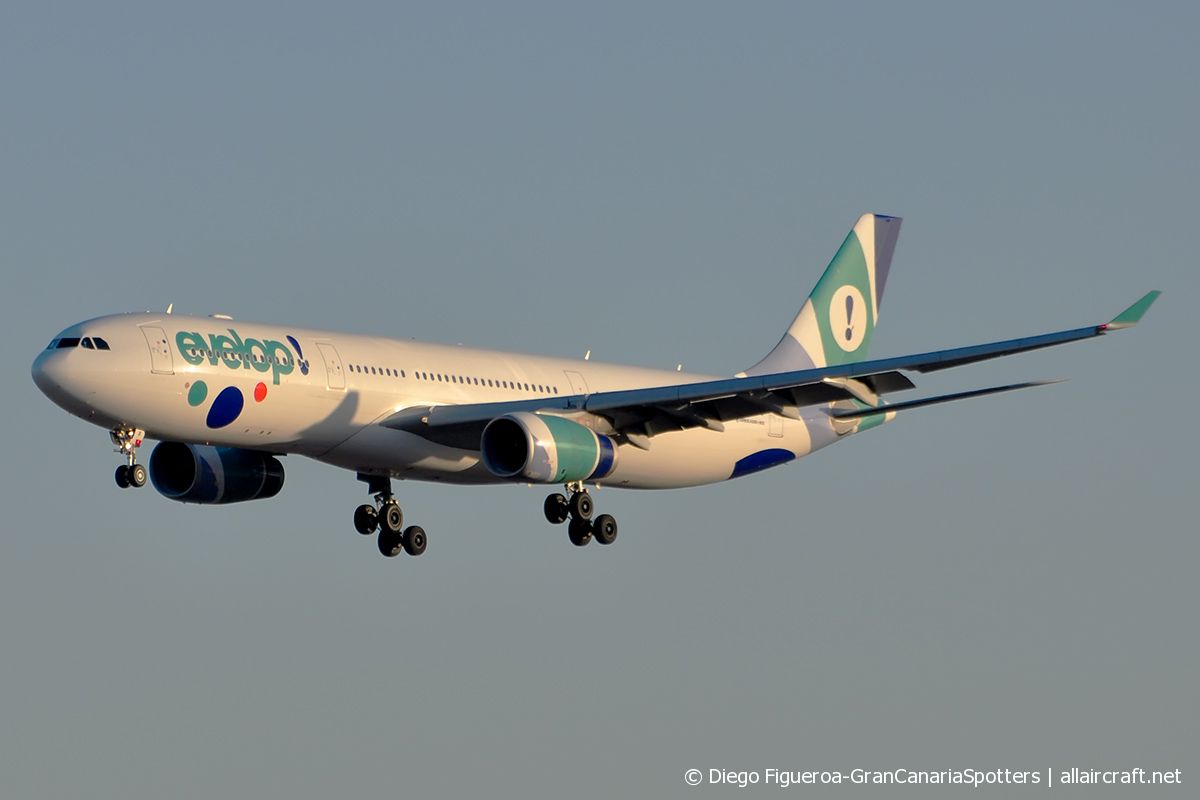 EC-MII (1691) 2015 Airbus A330-343