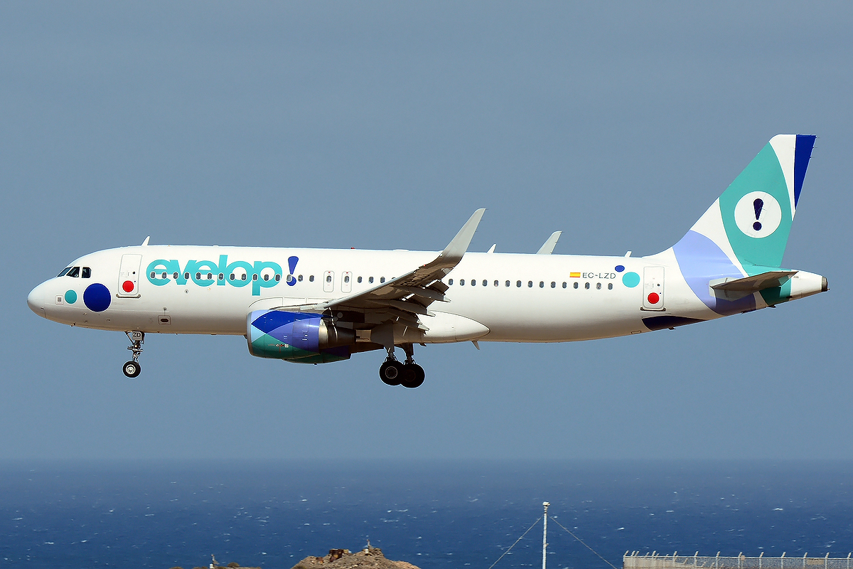 EC-LZD (5642) 2013 Airbus A320-214(WL)