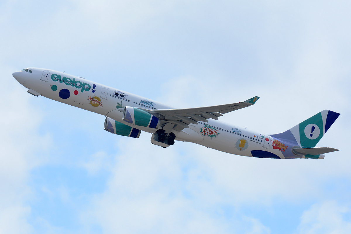 EC-MII (1691) 2015 Airbus A330-343