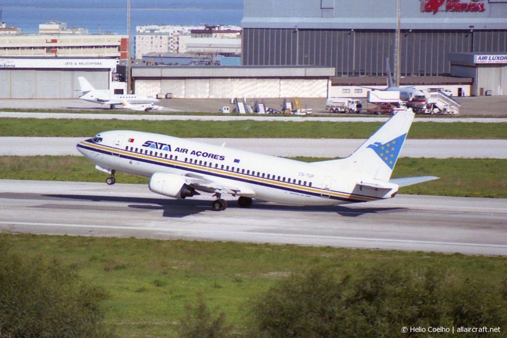 CS-TGP (24131) 1988 Boeing 737-3Q8