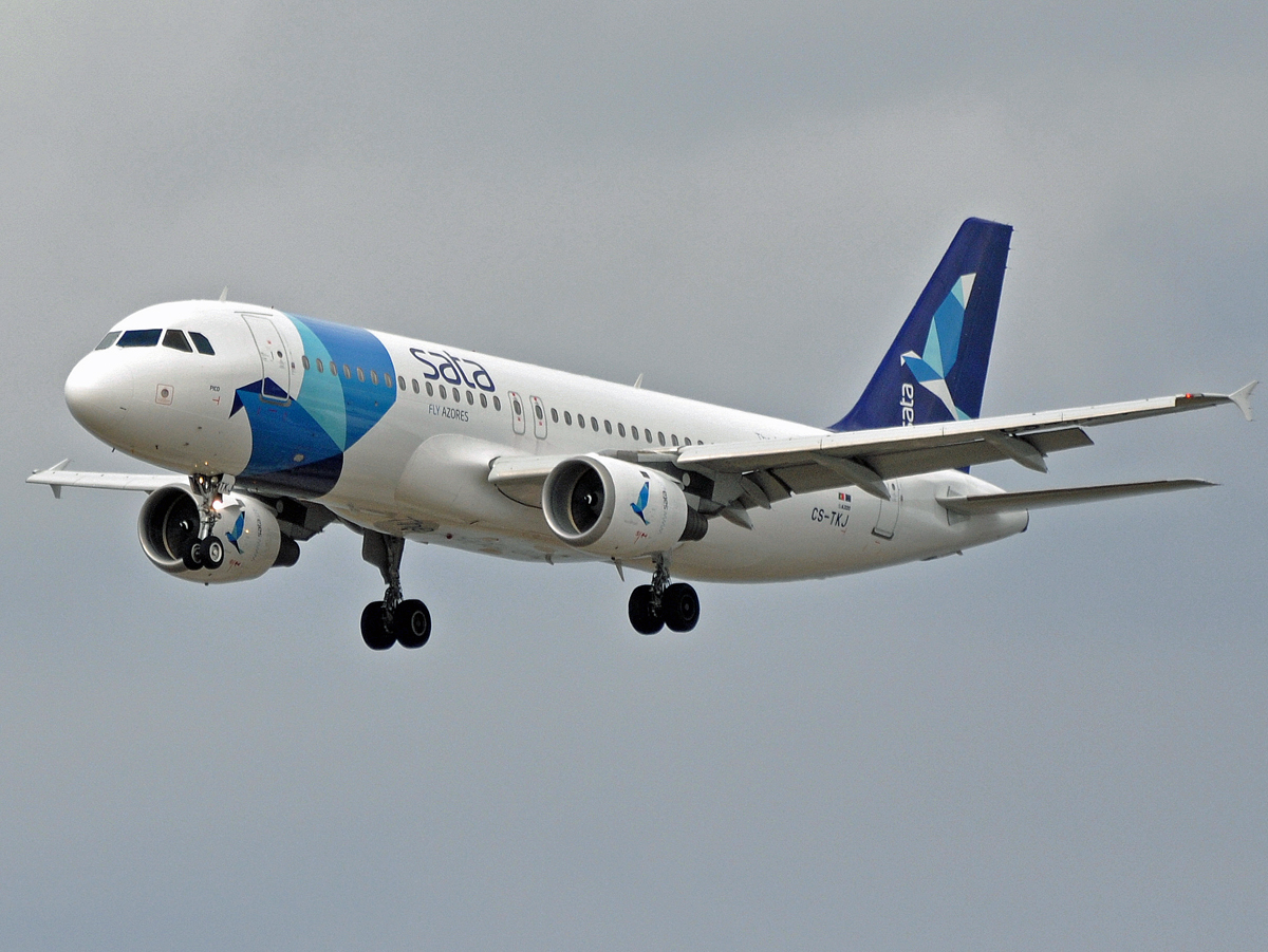 CS-TKJ (795) 1998 Airbus A320-212