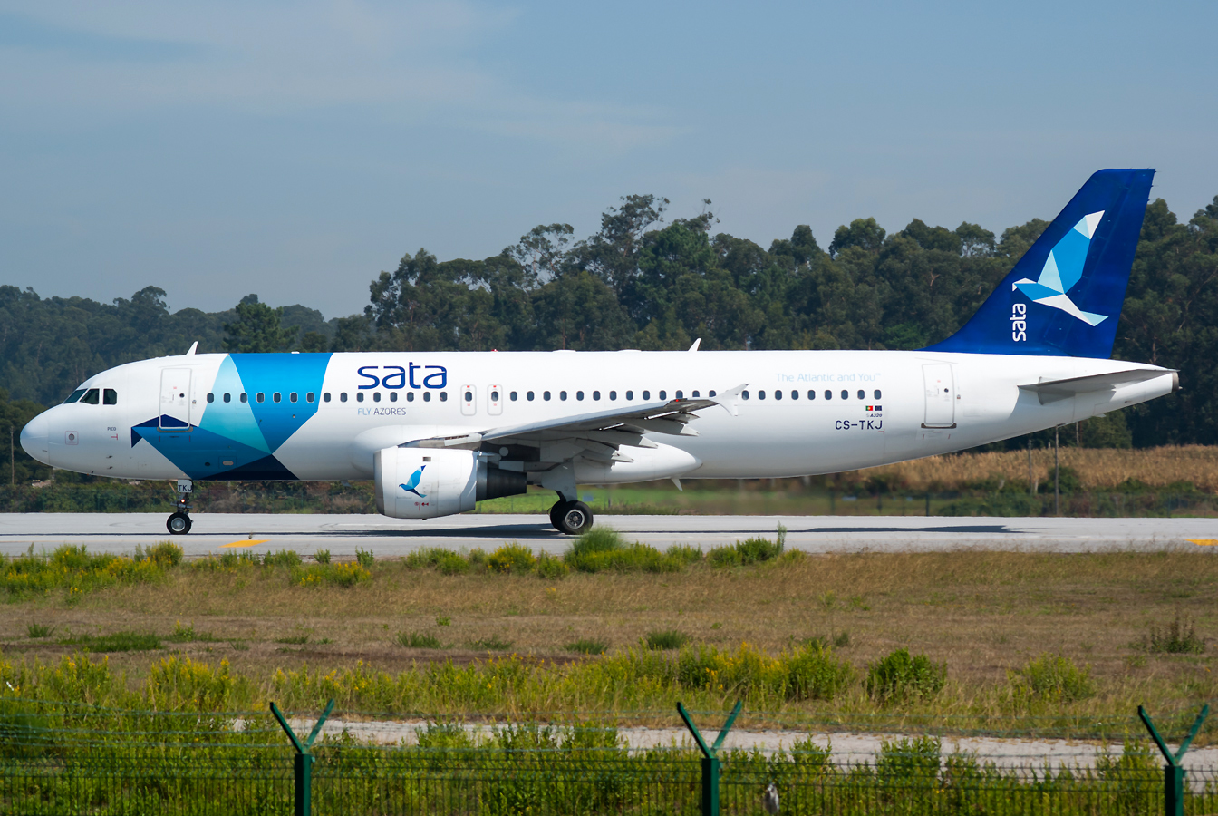 CS-TKJ (795) 1998 Airbus A320-212
