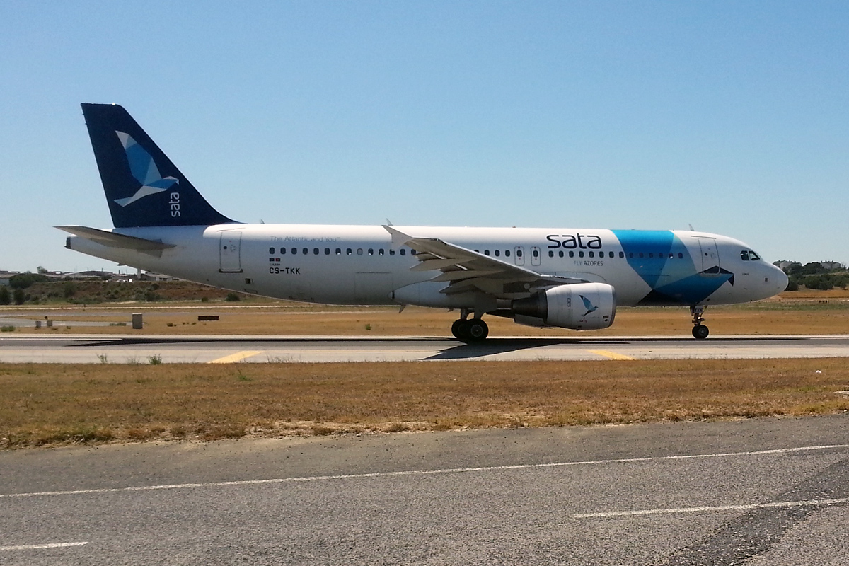 CS-TKK (2390) 2005 Airbus A320-214