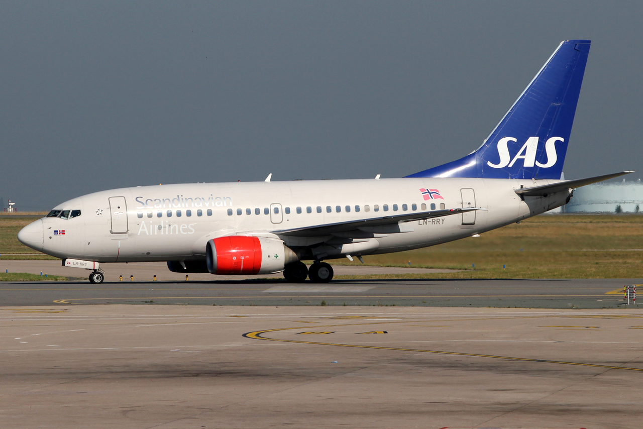 LN-RRY · Boeing 737-683 · (CDG / LFPG)