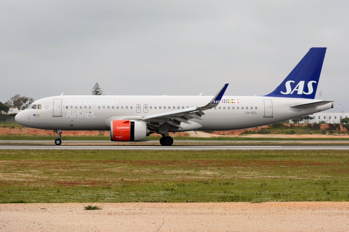 LN-RGL · Airbus A320-251N · (FAO / LPFR)