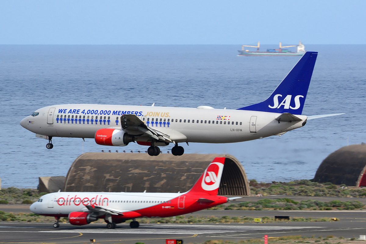 LN-RPM · Boeing 737-883 · (LPA / GCLP)