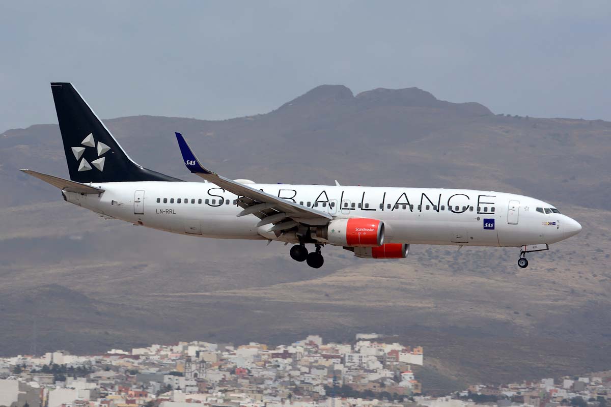 LN-RRL (28328) 2003 Boeing 737-883 WL