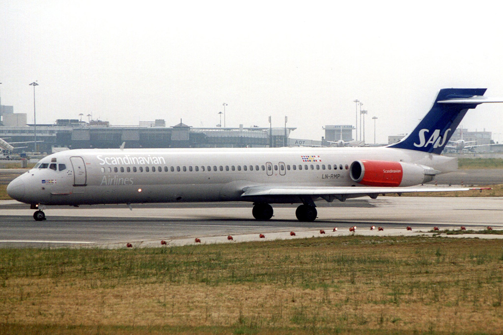 LN-RMP · McDonnell Douglas MD-87 · (LIS / LPPT)