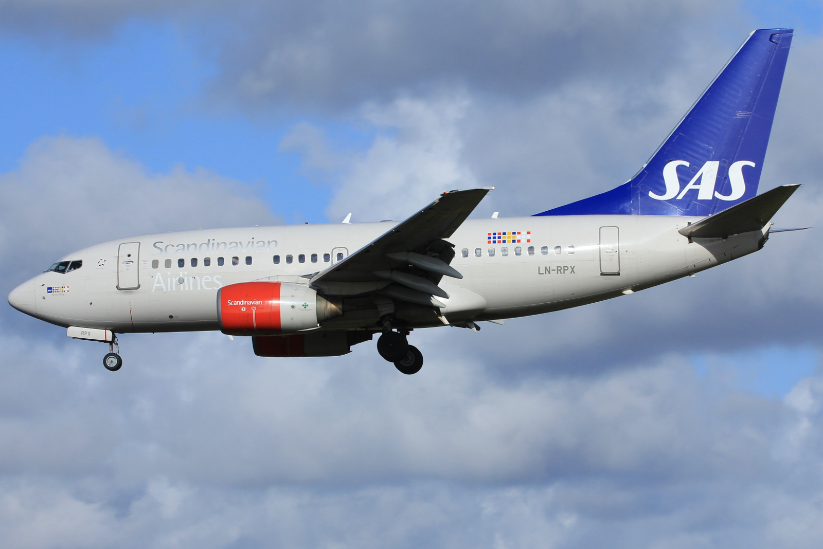 LN-RPX (28291) 1998 Boeing 737-683