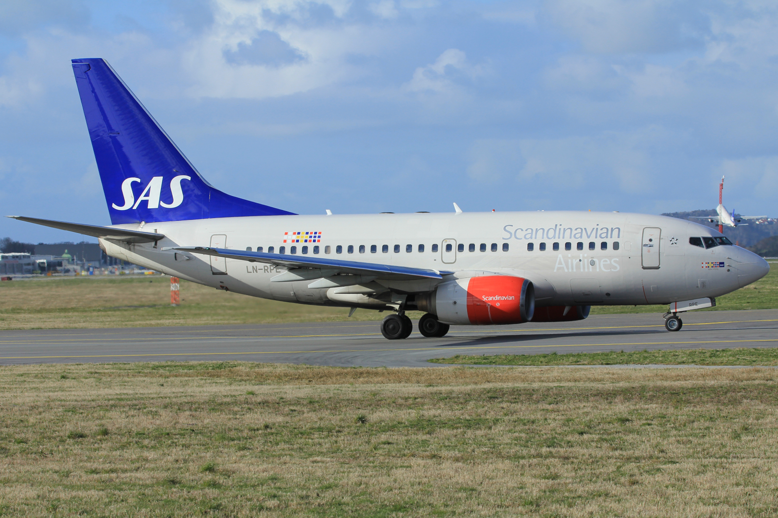 LN-RPE · Boeing 737-683 · (SVG / ENZV)
