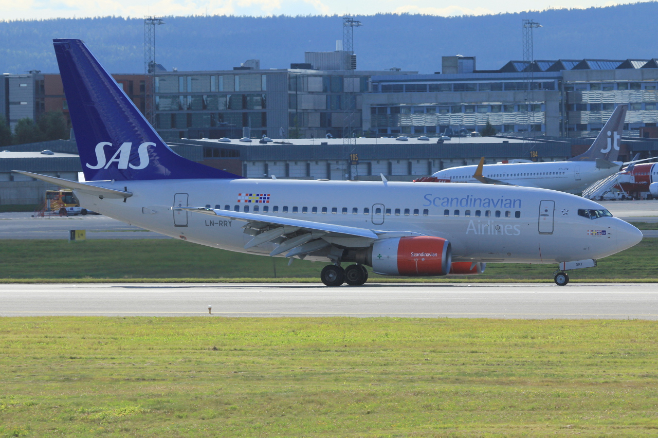 LN-RRY · Boeing 737-683 · (OSL / ENGM)