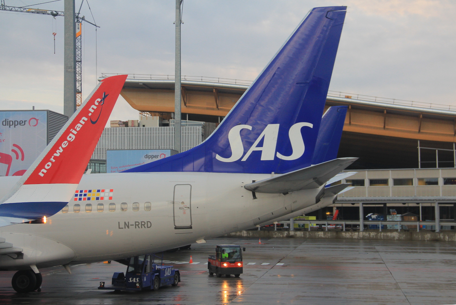 LN-RRD · Boeing 737-683 · (OSL / ENGM)